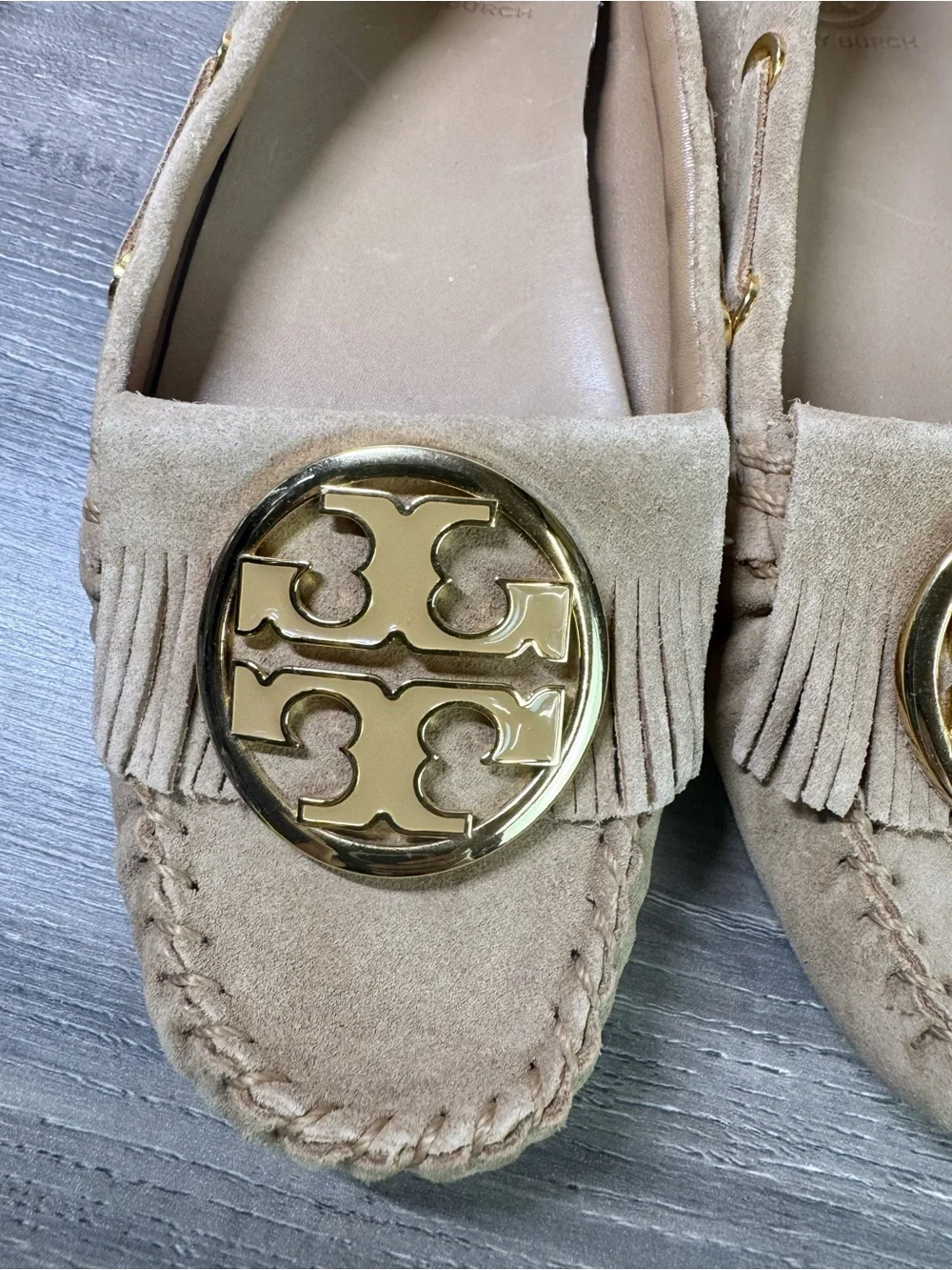 Tory Burch Alexandra Split Suede Fringe Moccasins with Gold Logo loafers sz8